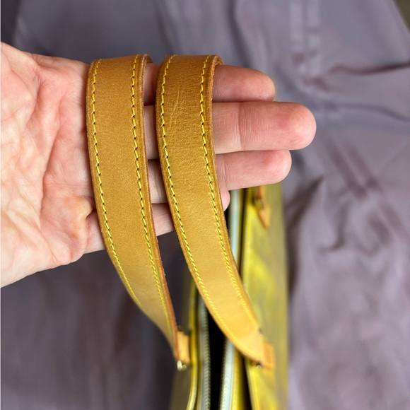 Louis Vuitton Vernis Large Luco Tote - Picture 15 of 15